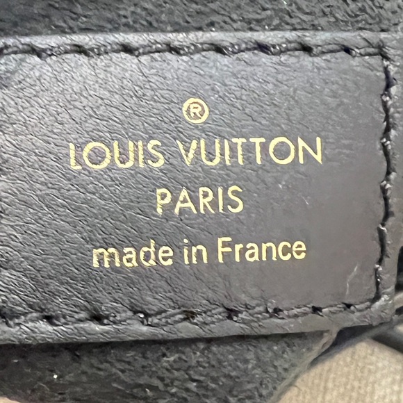 Louis Vuitton Lock BB Black - Picture 16 of 16